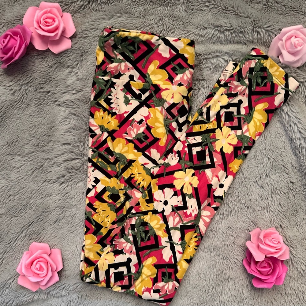 LuLaRoe Lattice and Floral OneSize Leggings Rare Print!